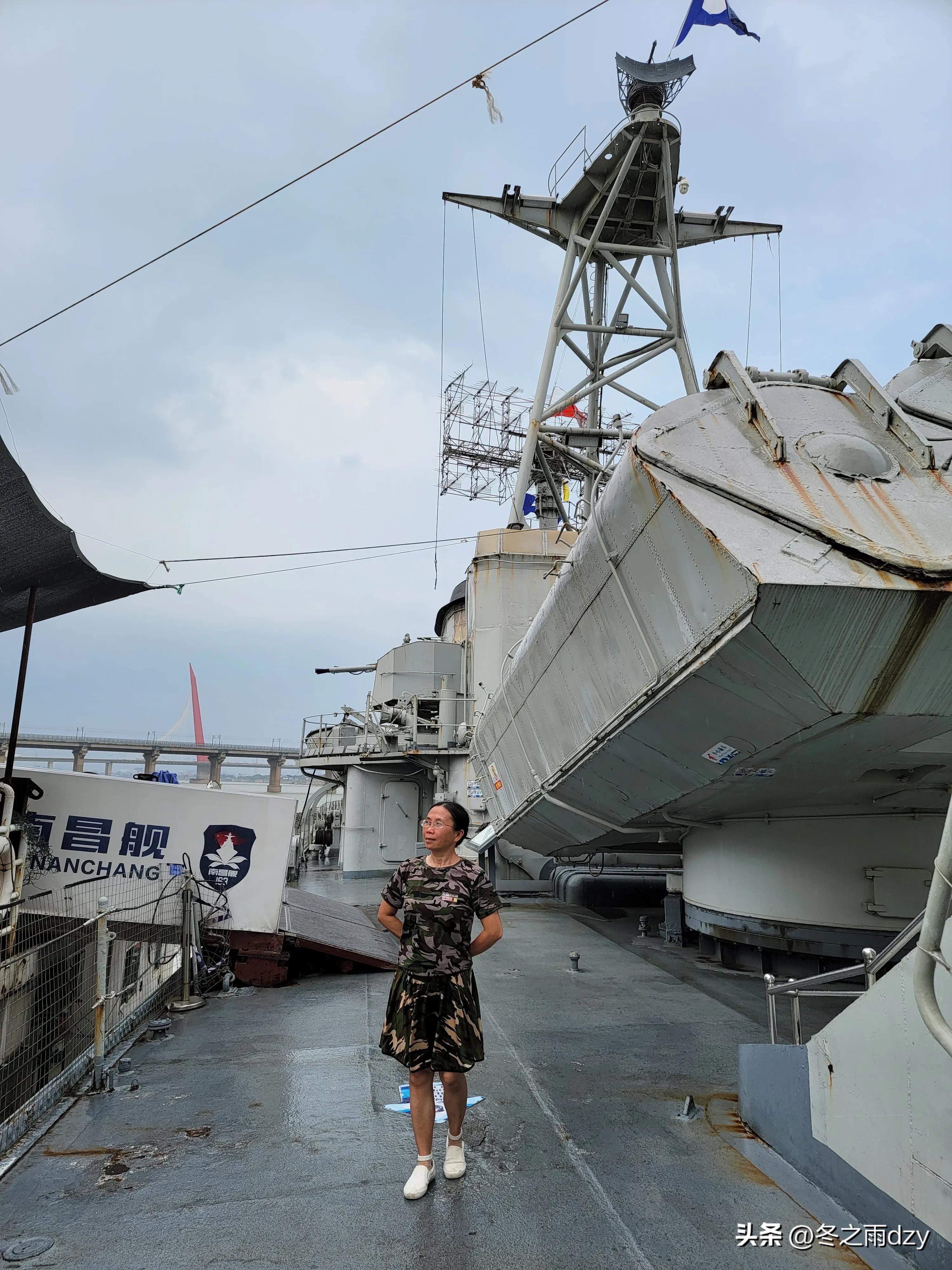 南昌舰主题园凤凰洲湿地公园,凤凰洲建军广场