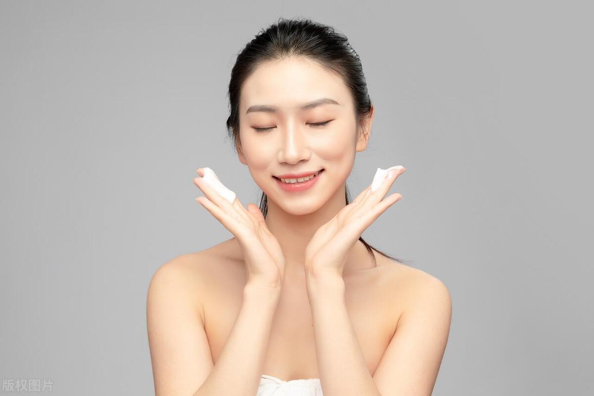 护肤品里面的抗衰抗皱成分有哪些,美白淡斑抗衰嫩肤提拉紧致护肤品