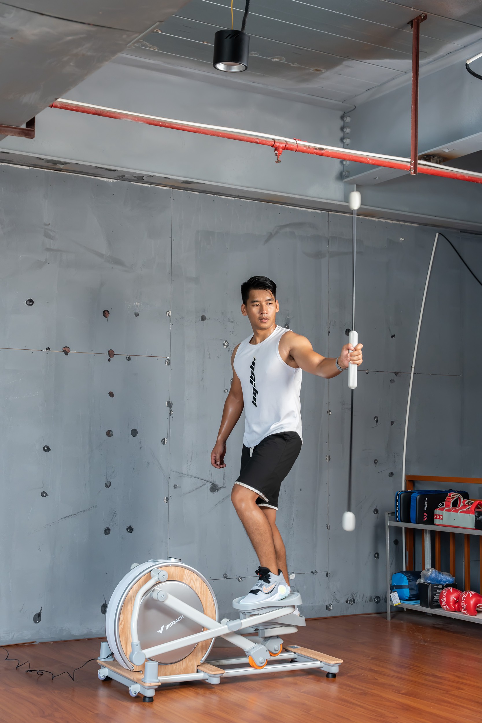 广西赵又廷告诉你：这种“前驱后翘”椭圆机，真是太刺激了