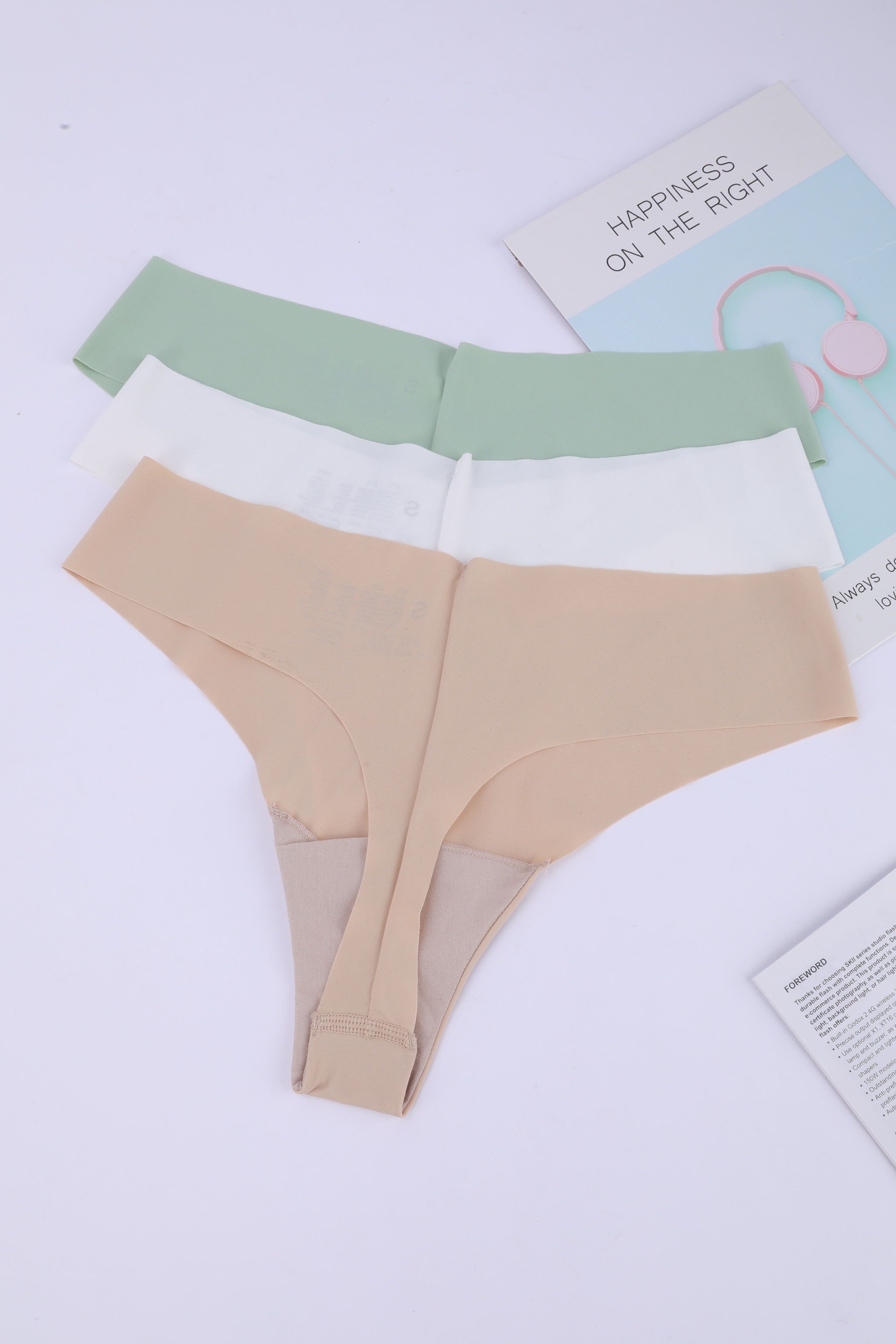 imbella：女人为什么喜欢穿无痕*裤内**？有这3点原因