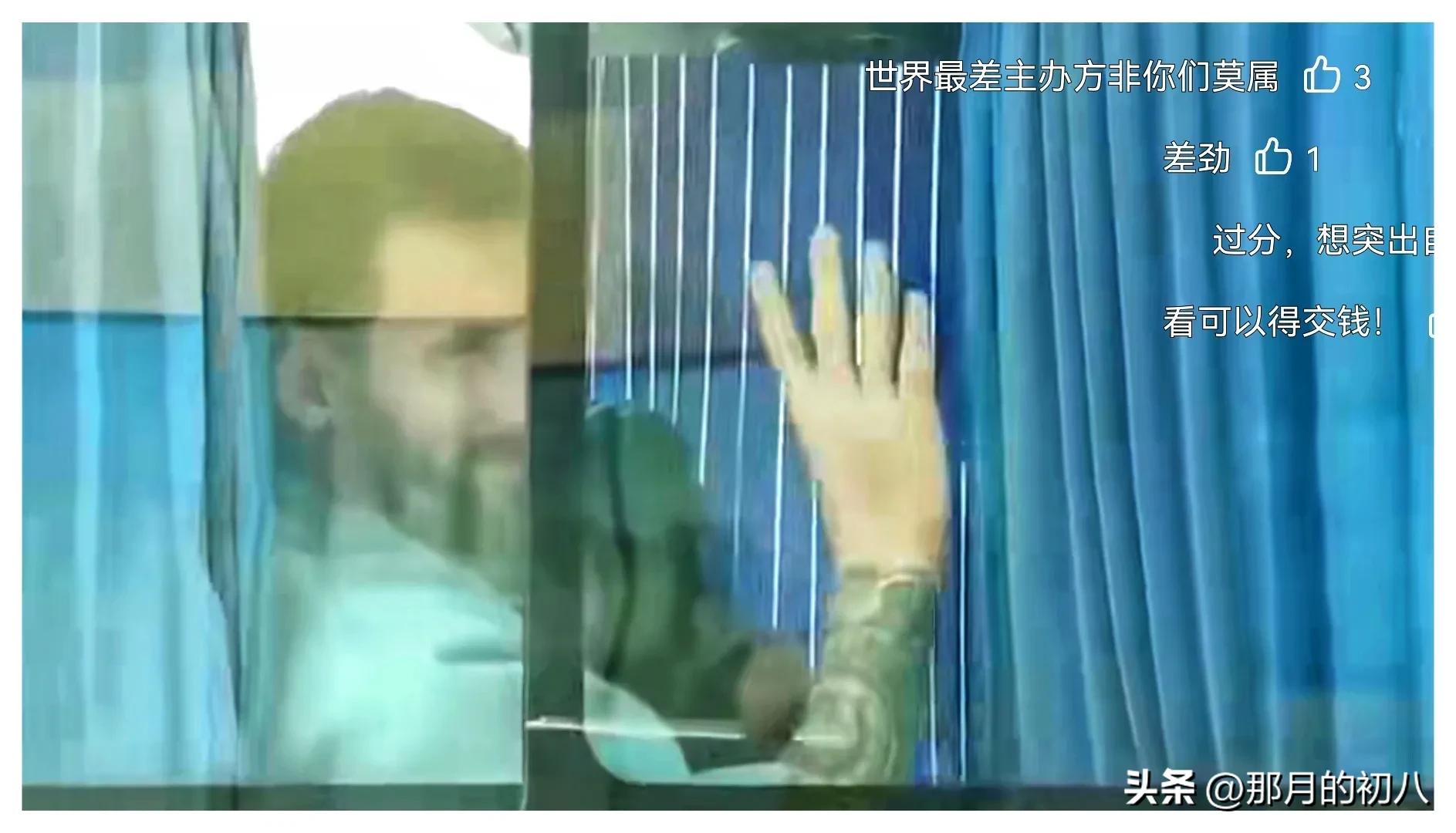 一块白布挡不住梅西，却膈应了中国足球