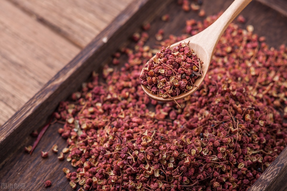 如何炖排骨肉最容易软烂,煮猪肉排骨时记住三不放