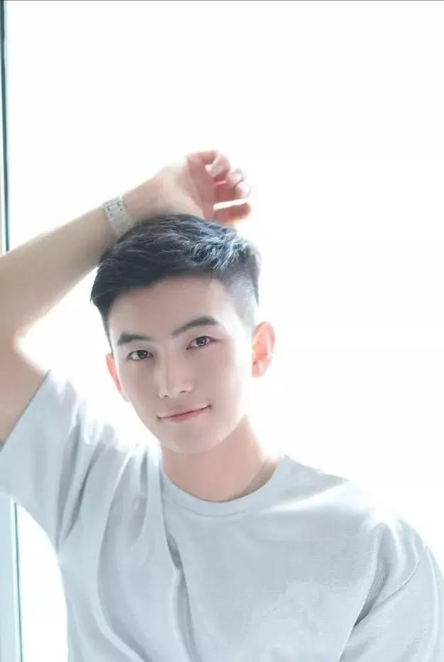 阳光型帅哥是怎样的,什么样的人才称得上是帅哥