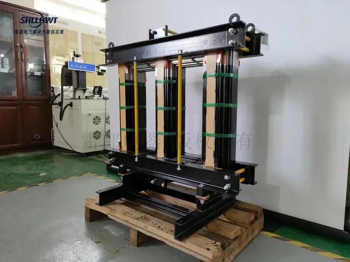 变压器铁芯电流过大,变压器套管常见故障及检修技巧