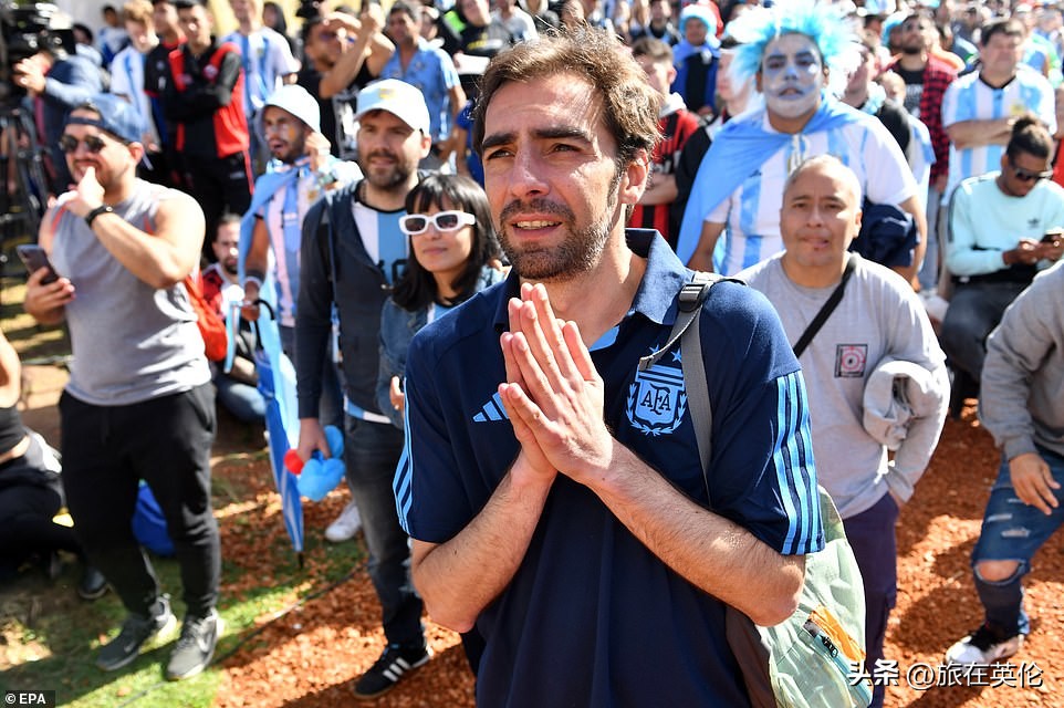 阿根廷沙特大冷门足球,别为我哭泣阿根廷电影场面