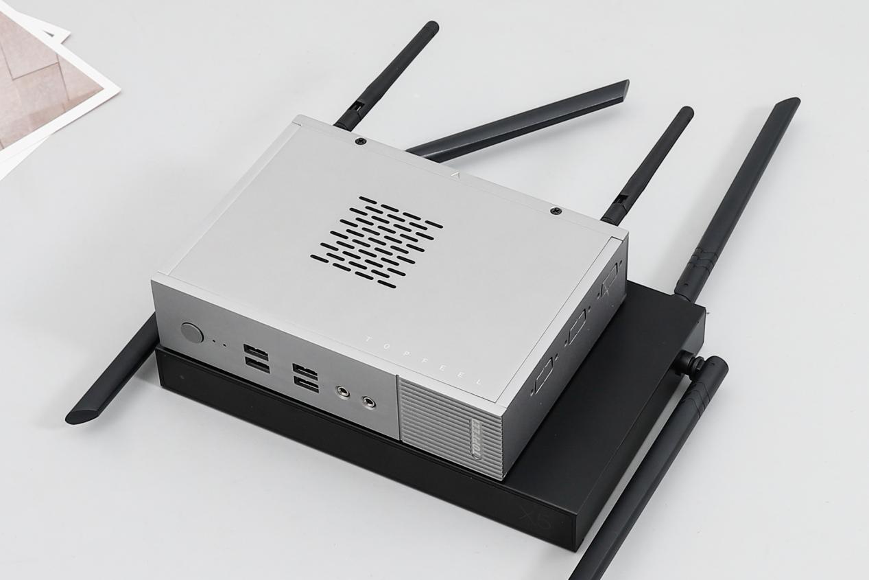 这才叫“多屏”最强电脑！极夜8110m微型小主机：一机四屏够不？