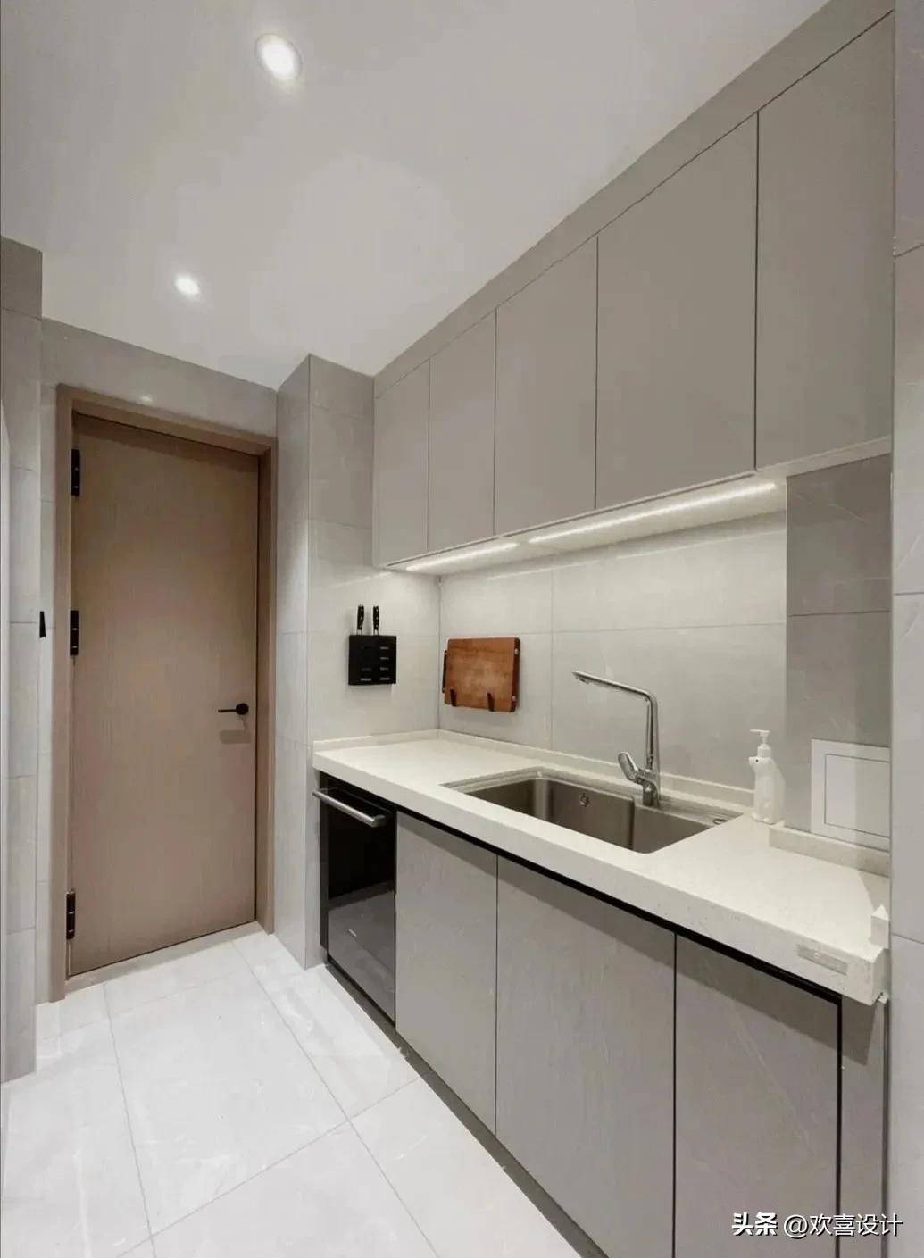 高颜值的厨房瓷砖铺设方案,30公分厨房装修效果图