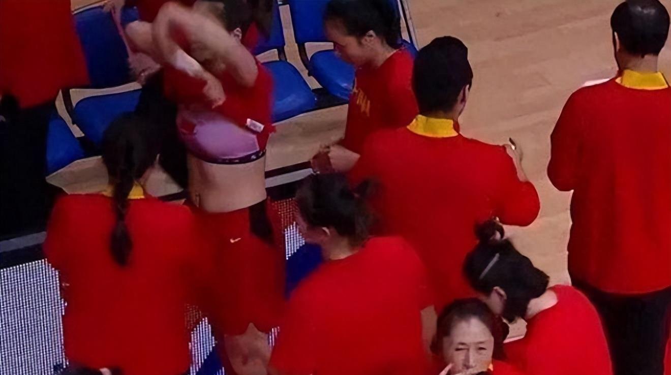 李梦为啥穿9号球服,李梦曝光公开换球衣引爆热议