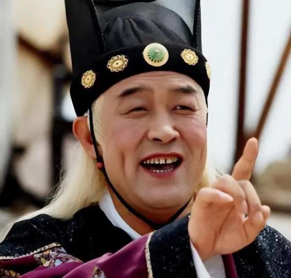 古代为什么太监伺候娘娘沐浴更衣,古代太监都是伺候哪些沐浴更衣