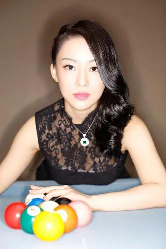 潘晓婷依旧美艳迷人,潘晓婷低调去台球厅