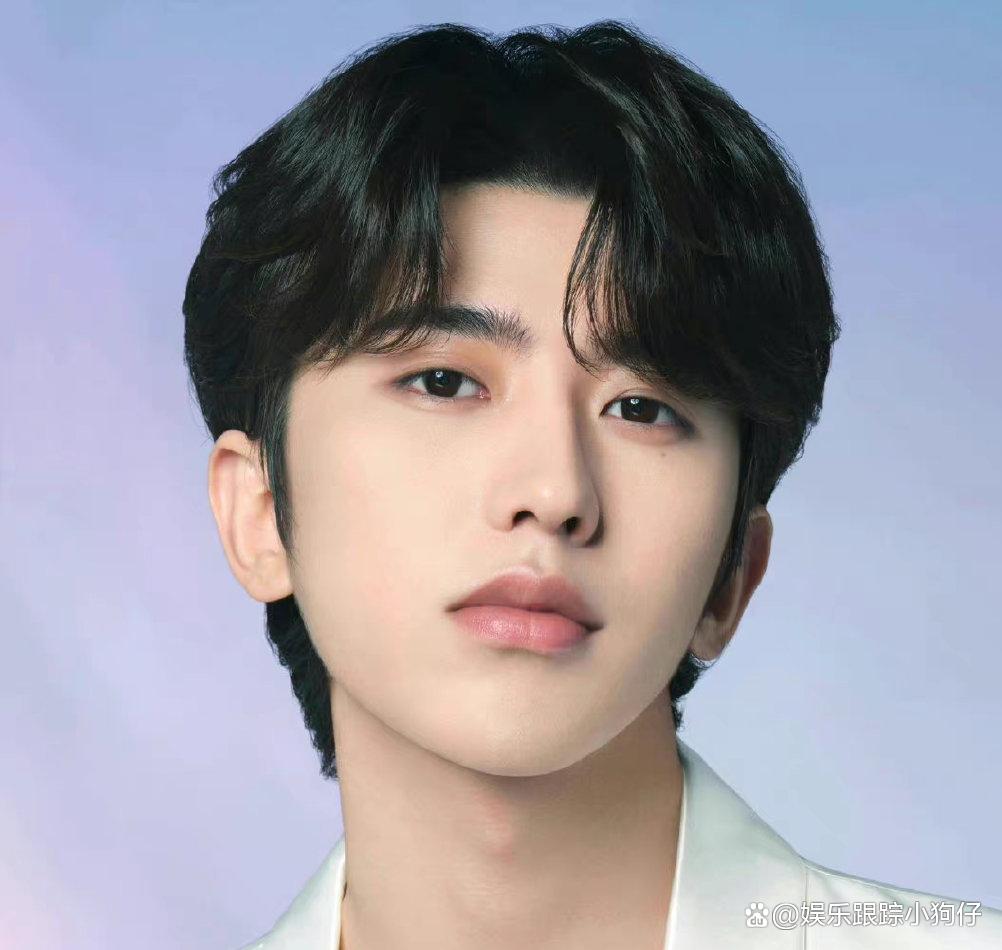 前公司晒费用明细，蔡徐坤疑似整容？粉丝：一万五可以整成啥样？