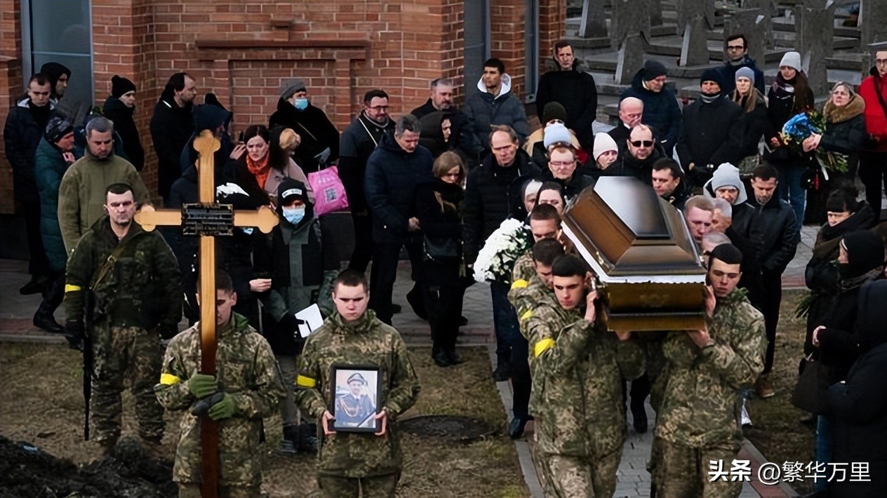 俄罗斯军人打仗工资是多少,俄罗斯军队一年赚多少钱