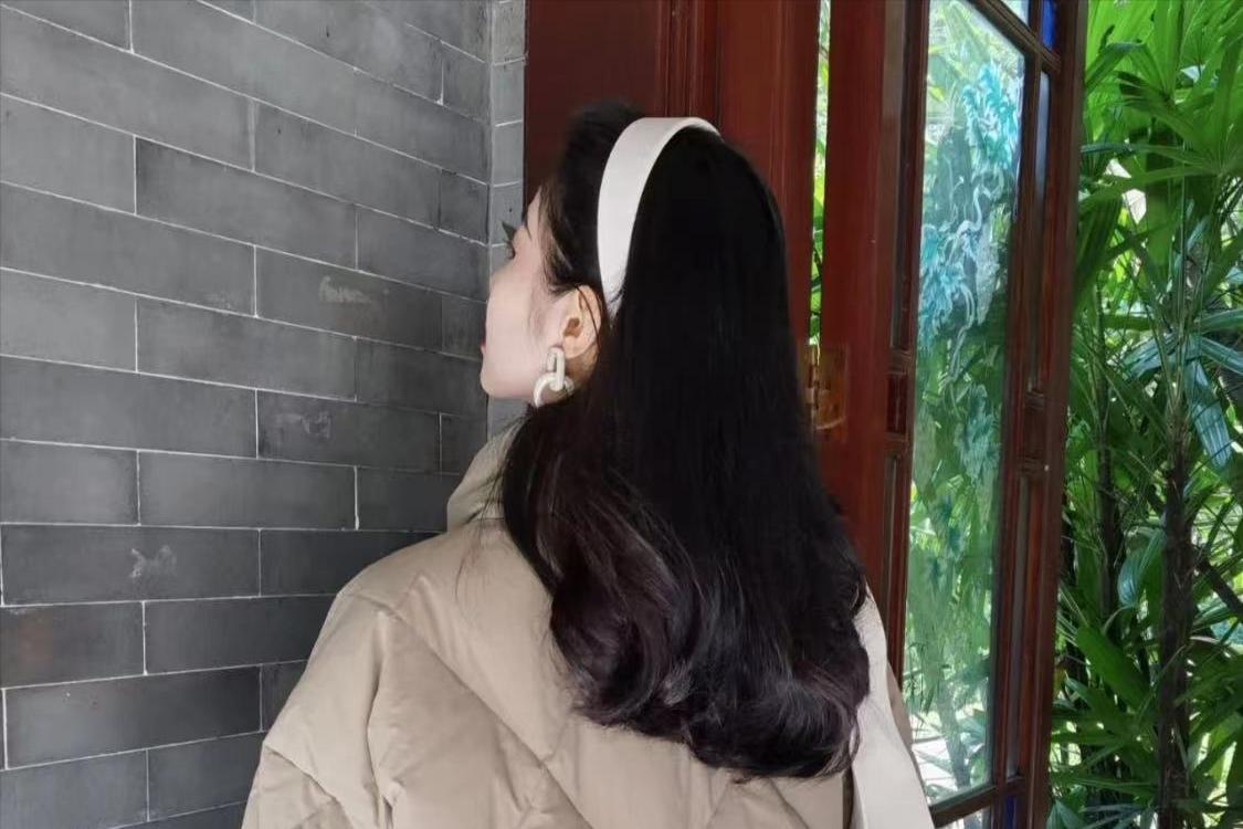 突然发现长了好多白发,年轻长了几根白头发怎么回事