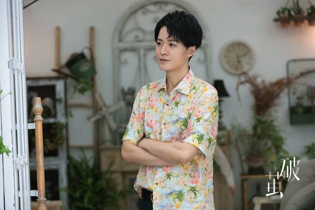 还记得《琉璃》里的无支祁吗？他的荧屏初吻献给了迪丽热巴？