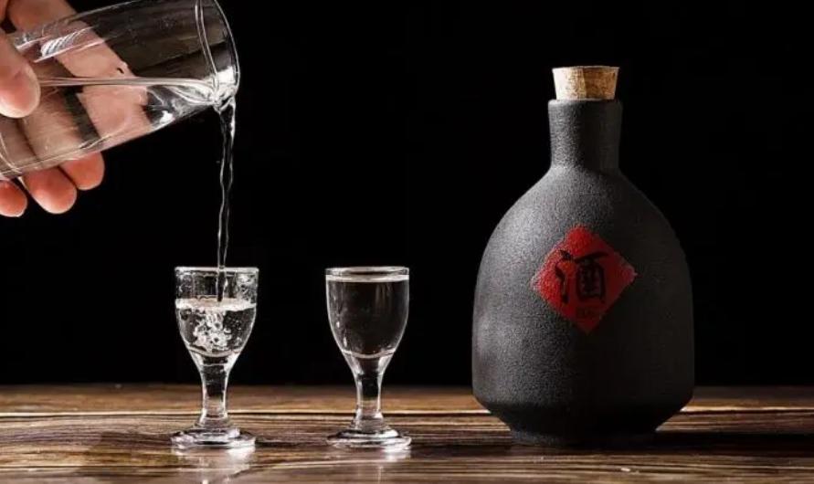 江苏白酒怪象:请客基本不用洋河酒，这5款无名酒才受欢迎