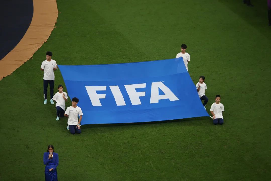 昨晚，6名中国少年与梅西姆巴佩一起登场世界杯决赛！