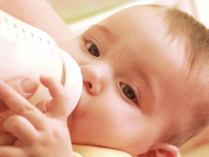 三个月宝宝奶粉喂养规律,三个月宝宝母乳几小时喂养一次