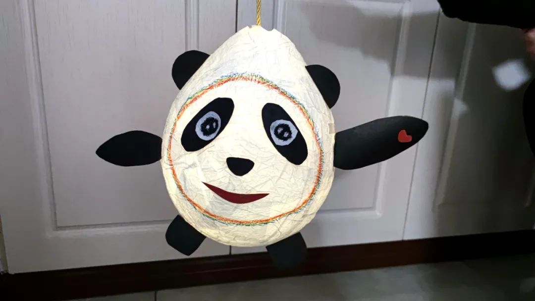 来吧~展示！谁能拒绝花灯版“冰墩墩”“雪容融”