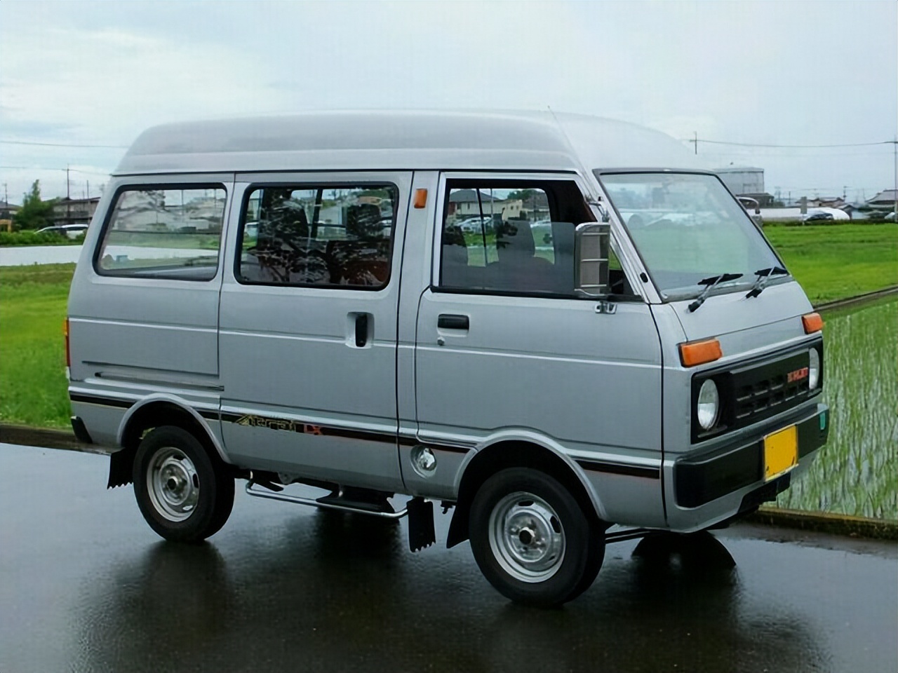 夏利光辉岁月车型,夏利汽车还有哪些亮点