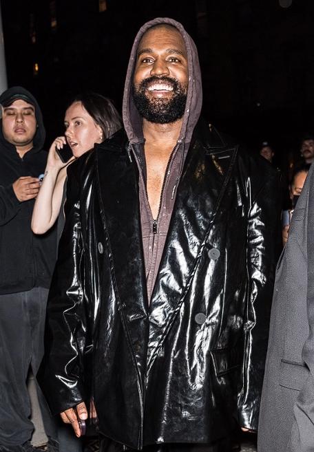 为什么明星脸上就没有胡子啊,为什么明星的脸上一点胡子也没有