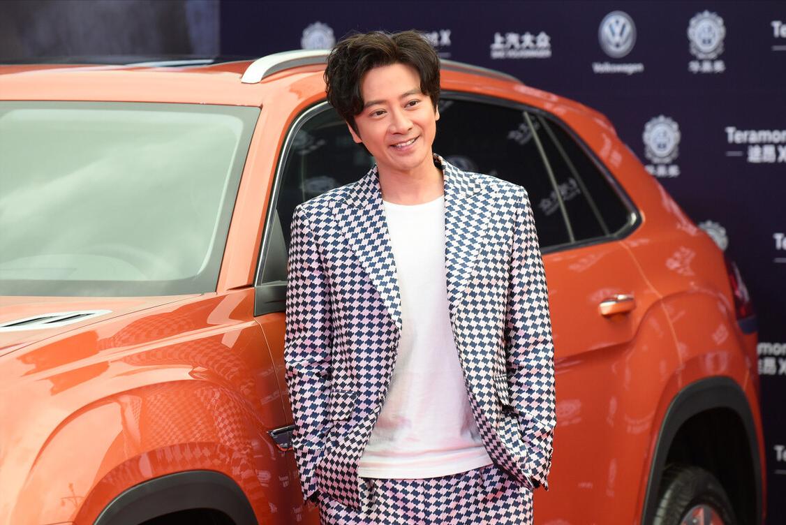 因一句“*鱼岛钓**是中国的”，惨遭封杀多年，如今复出变得光彩亮人