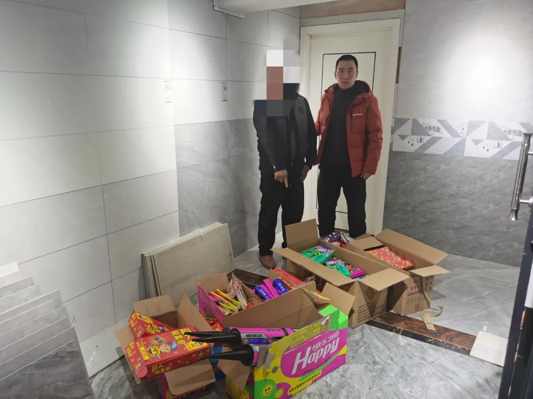 非法存储、运输、销售*花爆烟竹**，查！！！