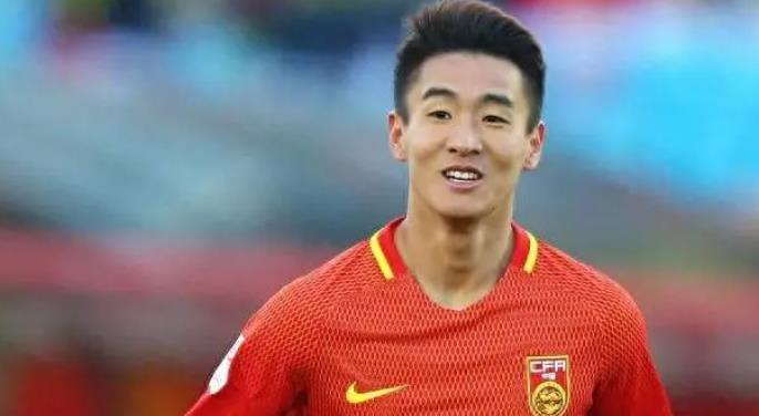 男足顶级丢球,中国足球丢球视频