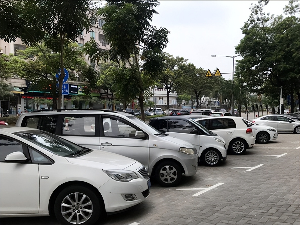 顺德大良路边停车位在哪个app缴费,佛山大良路边停车位不缴费会怎样