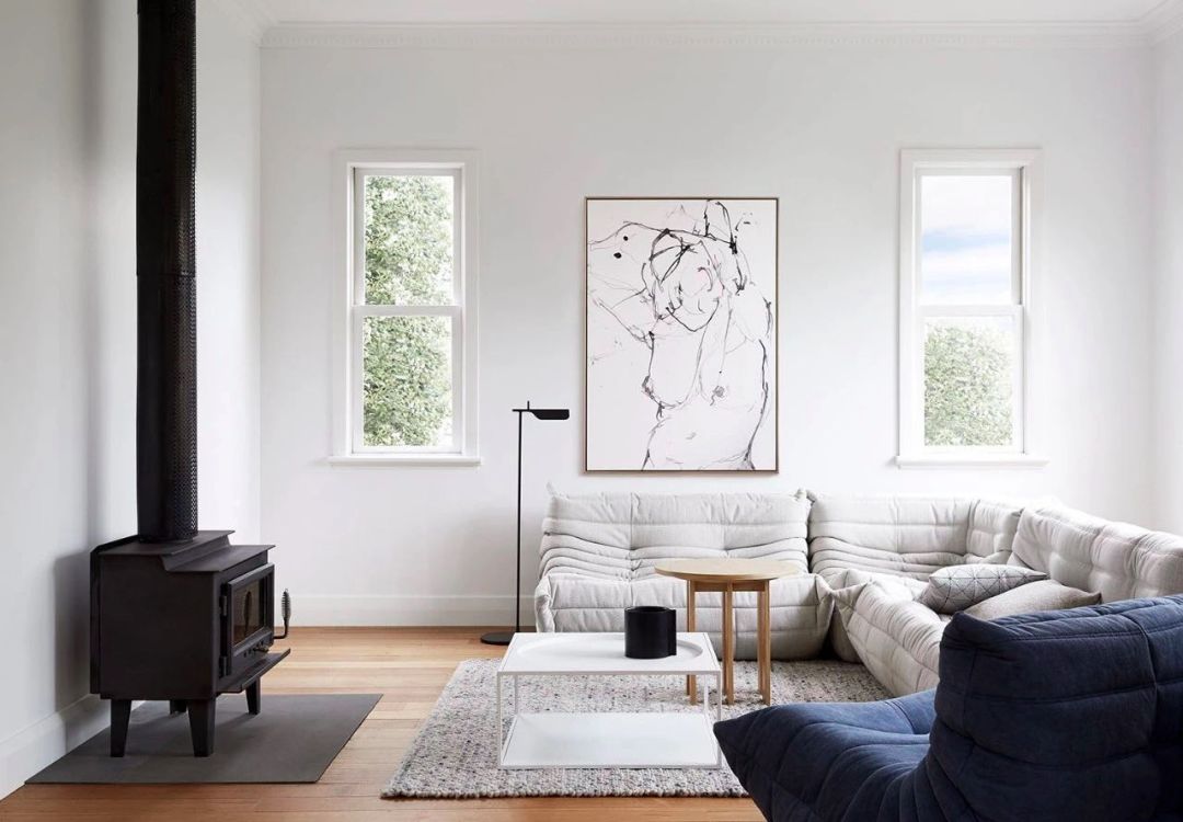 白墙有黑霉点怎么去除,白墙打洞上的污渍怎么去除