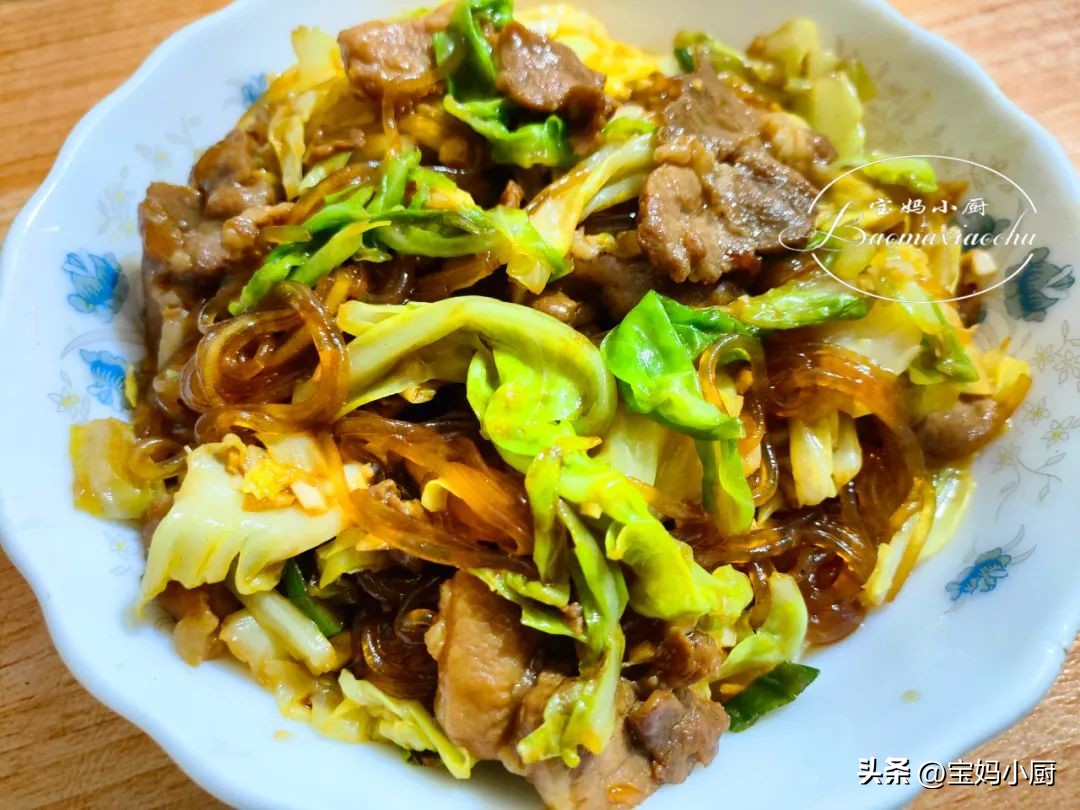 晚饭吃什么好吃又简单三菜一汤,普通的家庭晚餐15元搞定两菜一汤