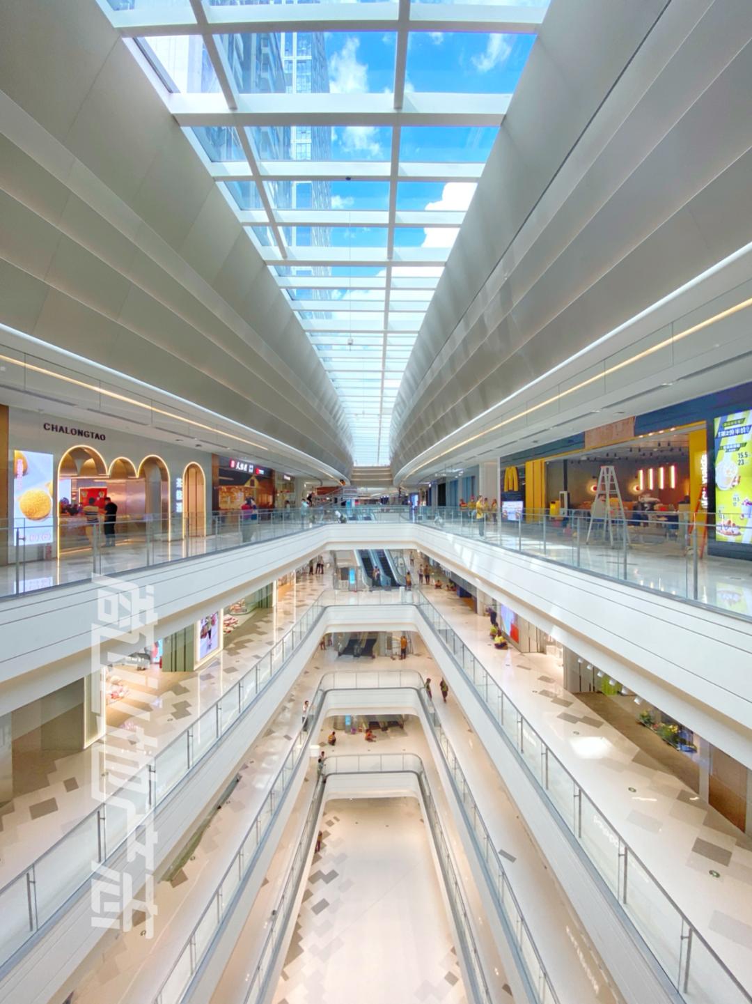 为了提升观察海口万象城的本地化视角,我在海口住了一整周