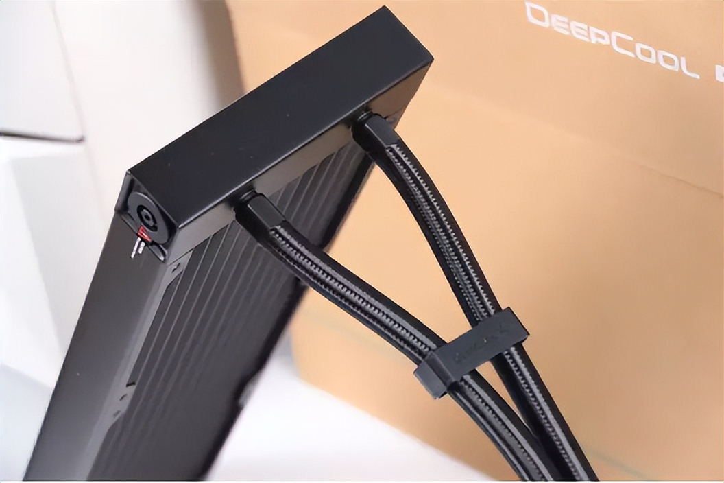 技嘉x670和b650主板区别,技嘉x670小雕支持固态pcie5.0