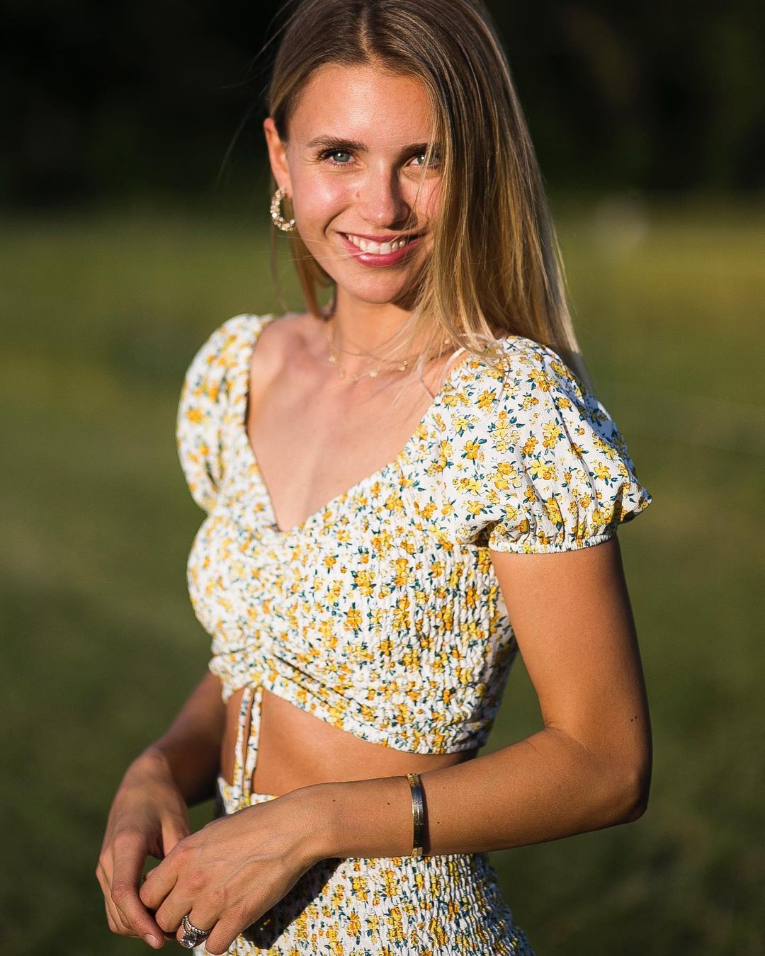 罗伊斯老婆斯嘉丽什么星座,罗伊斯女友斯嘉丽世界杯