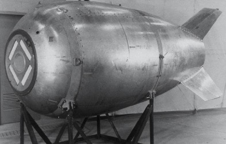 日本民众冒雨反对G7峰会,日本广岛举行g7峰会安全演习