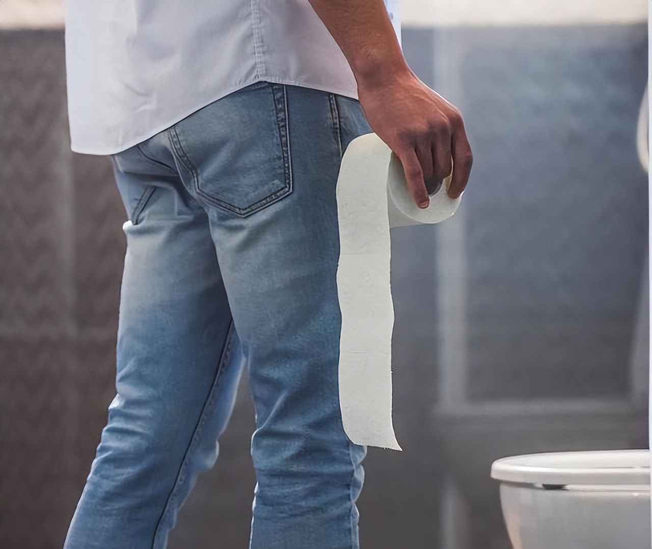 晚上不起夜跟起夜哪个更健康,晚上起夜vs不起夜究竟哪个更健康