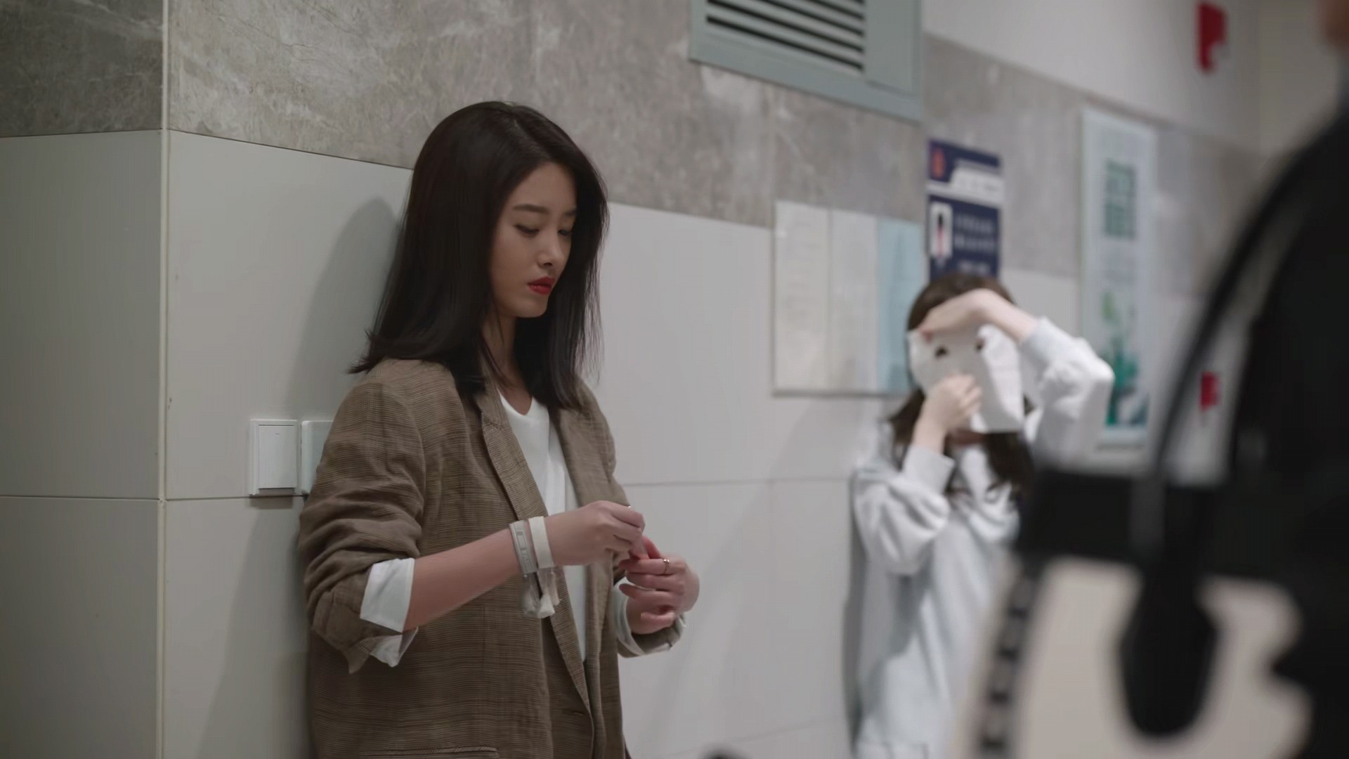 开播已拿下7个冠军，鹅家这部剧，打开了女性群像剧流量的天花板