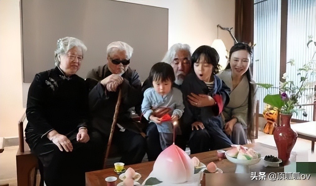 12对著名的“老夫少妻”演绎绝世童话！你相信爱情吗？