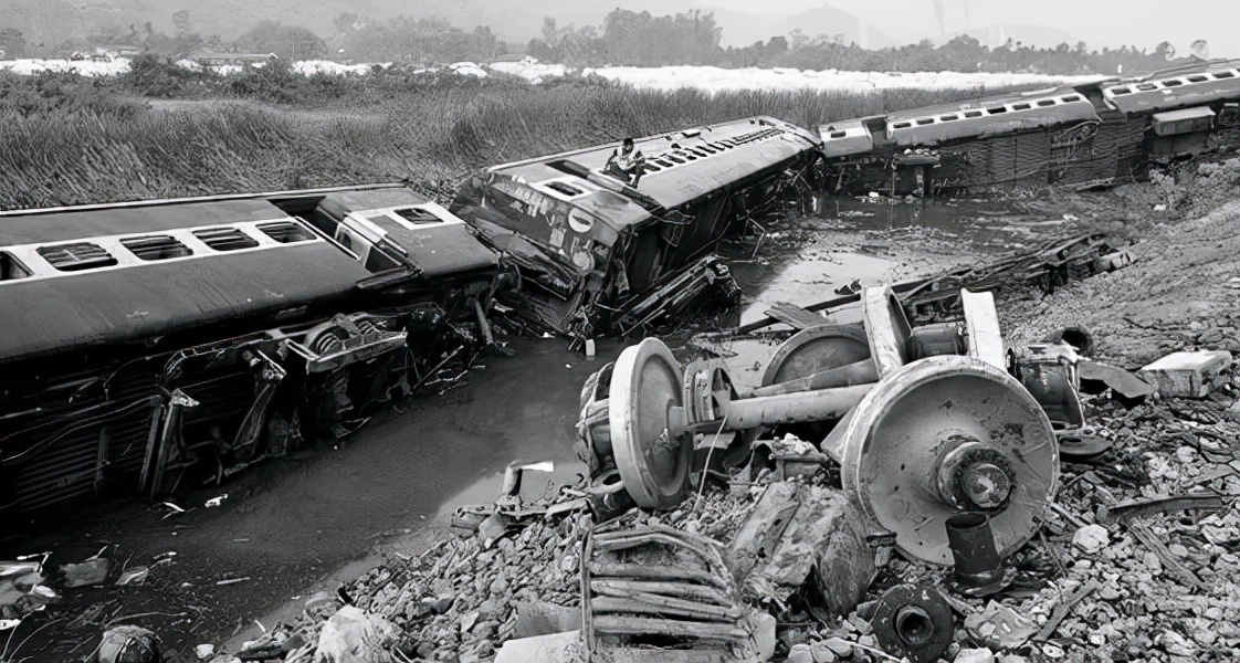 2016年印度火车脱轨事故,印度一货运列车发生脱轨事故