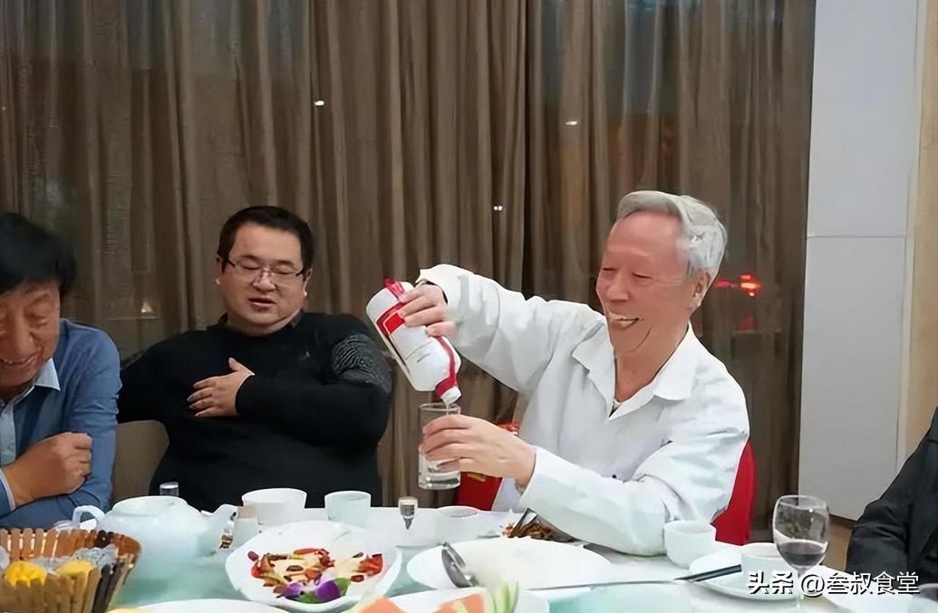 酒喝大了肝疼,酒喝大了第二天吃什么