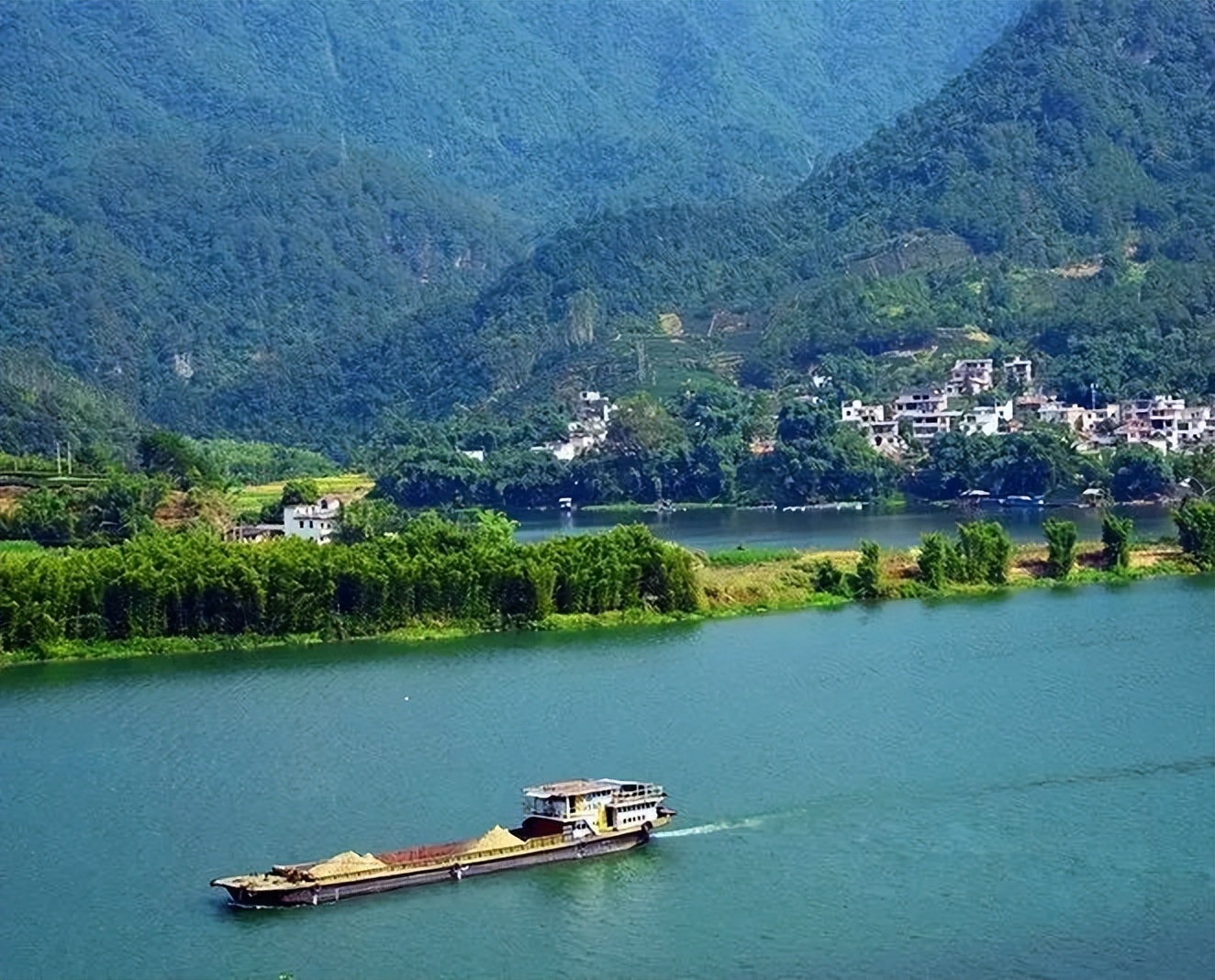 桂林雁山猫儿山,广州出发6天最适宜赏秋旅游