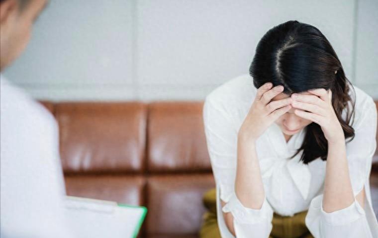 女性雌激素缺少身体出现什么症状,哪些现象说明雌激素低