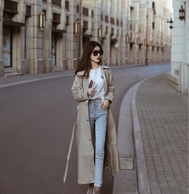 被深圳女子穿搭惊艳到了,最潮的牛仔裤阔腿裤女生