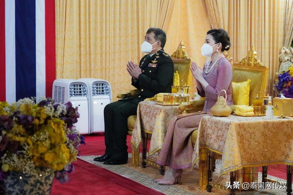 泰国国王最近出席活动,泰国最新国王和王后消息