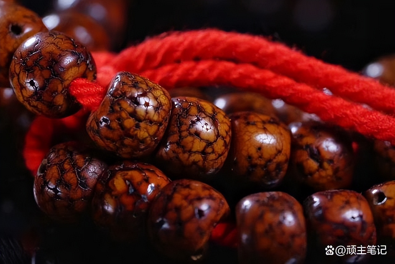 星月菩提绿豆盘玩,星月菩提有个小眼啥意思