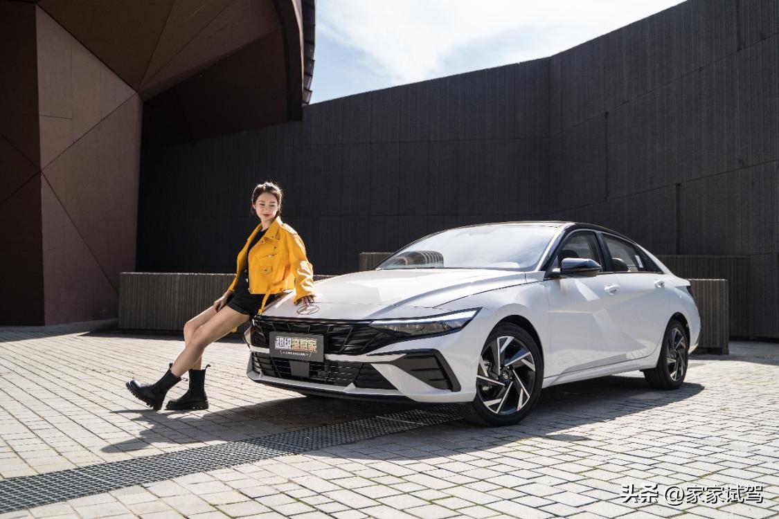 北京现代伊兰特1.5l精英版内饰,新伊兰特内饰改装