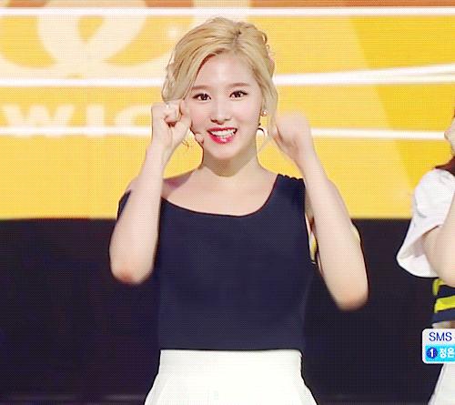 被称作钓系天花板,作为日本人创造了Kpop历史,Sana到底有何魅力