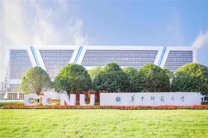 上课时学化妆,上课学化妆