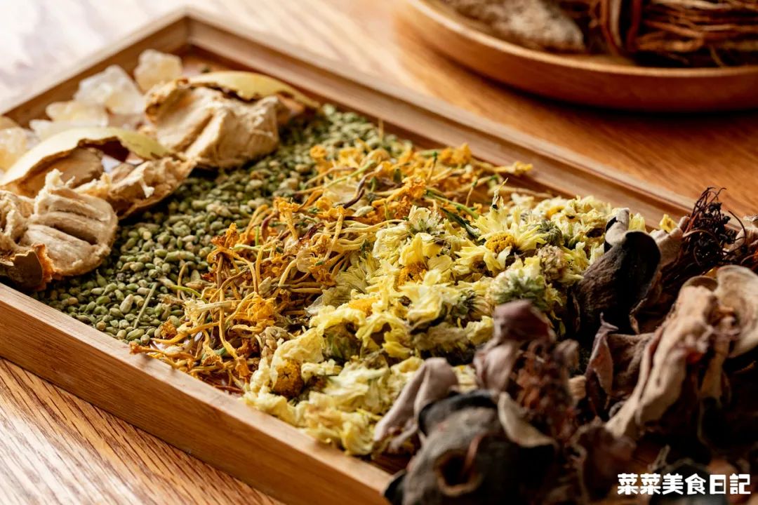 别一咳嗽就心慌！这一碗2步搞定，喝完喉咙都舒爽了