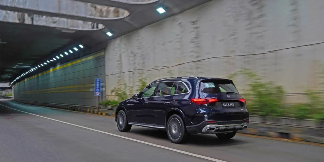 舒适性表现出色实测2018款奔驰glc,试驾全新升级版奔驰glc顶配车型