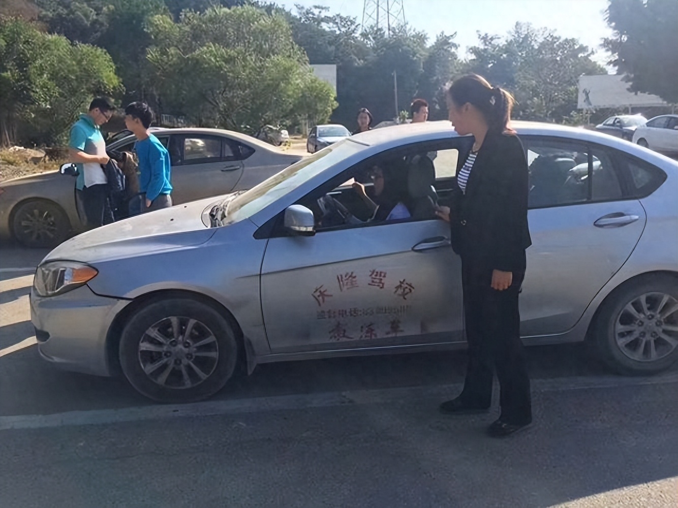 辽宁驾校女教练猥亵男生，致其*体下**受伤！